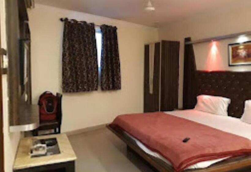 בית מלון כפרי Vrindavan Patna Bihar