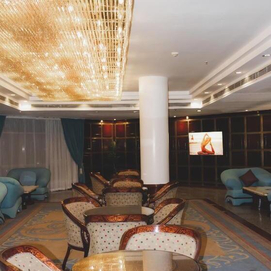 酒店 White Valley Palace