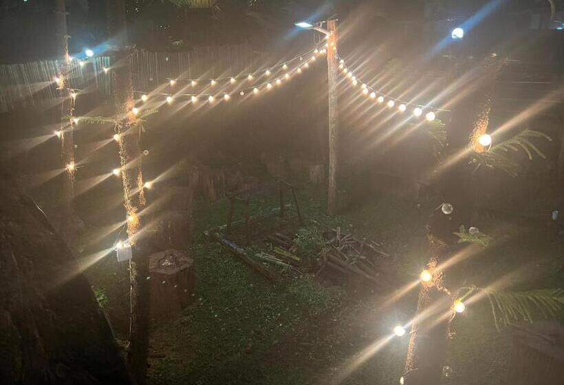 Pension บ้านชนเผ่า แคมป์ปิ้ง แอ็น รีสอร์ต