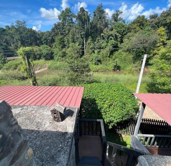 Pension บ้านชนเผ่า แคมป์ปิ้ง แอ็น รีสอร์ต