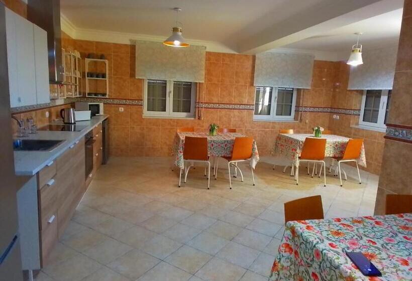 بنسيون Alojamento Real