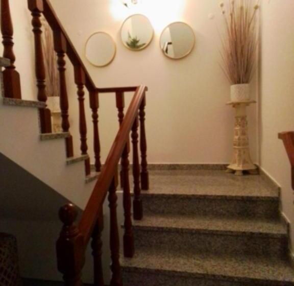 بنسيون Alojamento Real