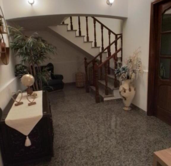 بنسيون Alojamento Real