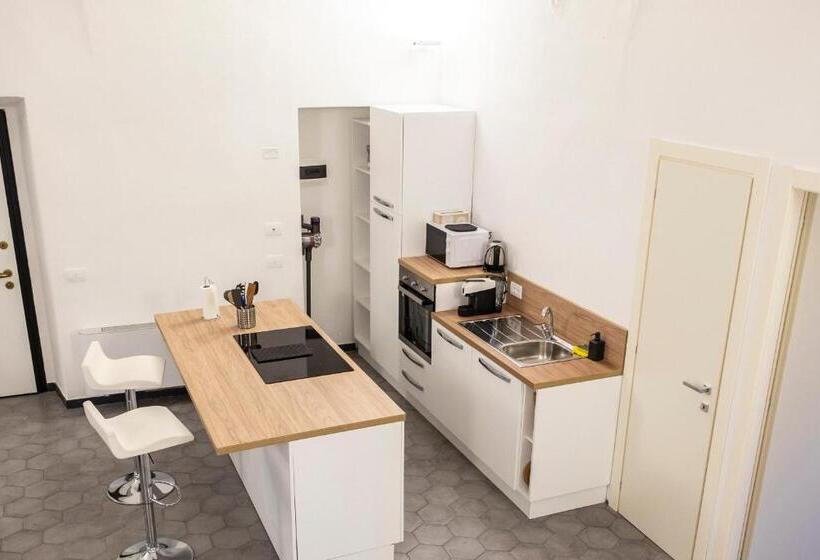 بنسيون Archivolto Del Teatro