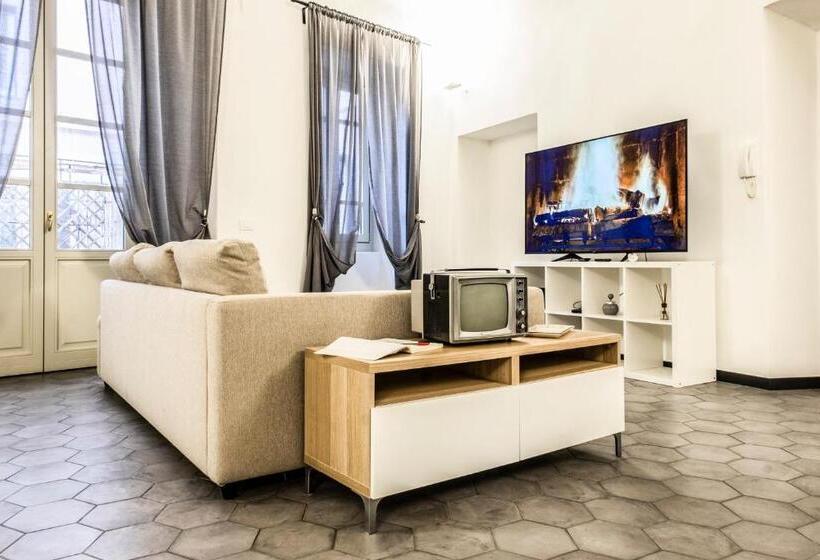 بنسيون Archivolto Del Teatro