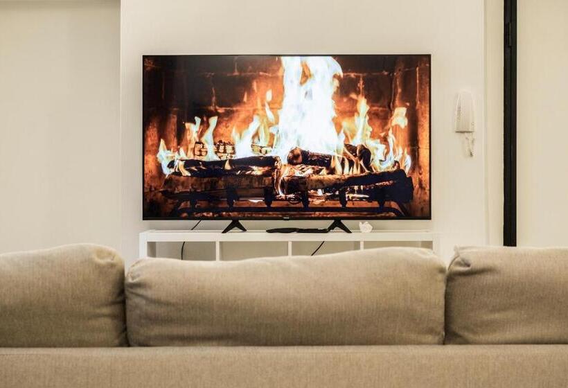 بنسيون Archivolto Del Teatro