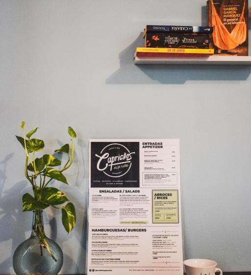 ペンション Caprichos Rooms