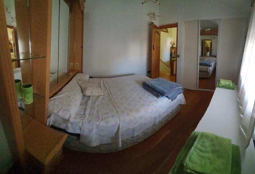 بنسيون Casa Pinares