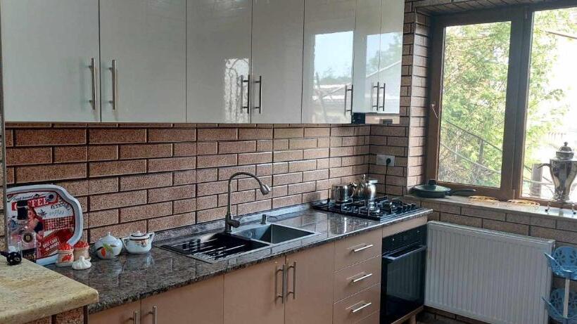 پانسیون Dadu S Gelati