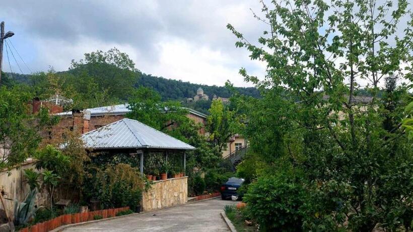 پانسیون Dadu S Gelati