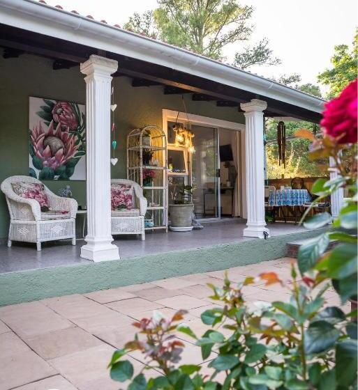 ペンション Gabbys Cottage Guesthouse