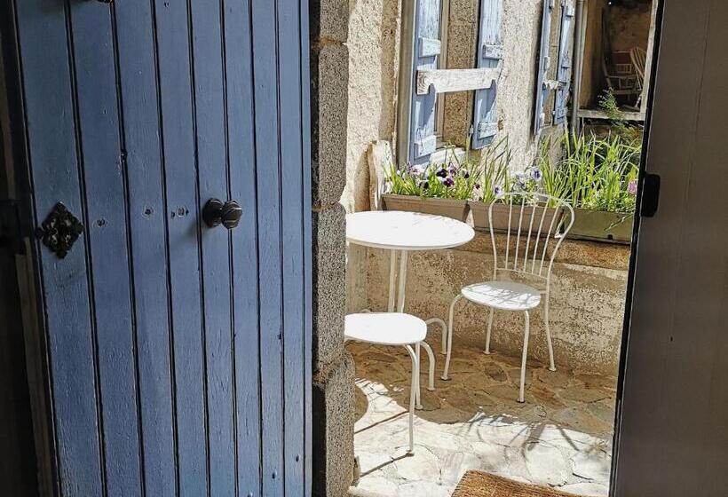 פנסיון Guestroom Saint André De Najac, 1 Pièce, 2 Personnes   Fr 1 601 448