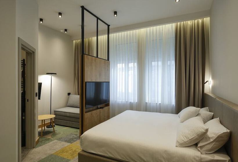 פנסיון Hop Inn Rooms & Suites