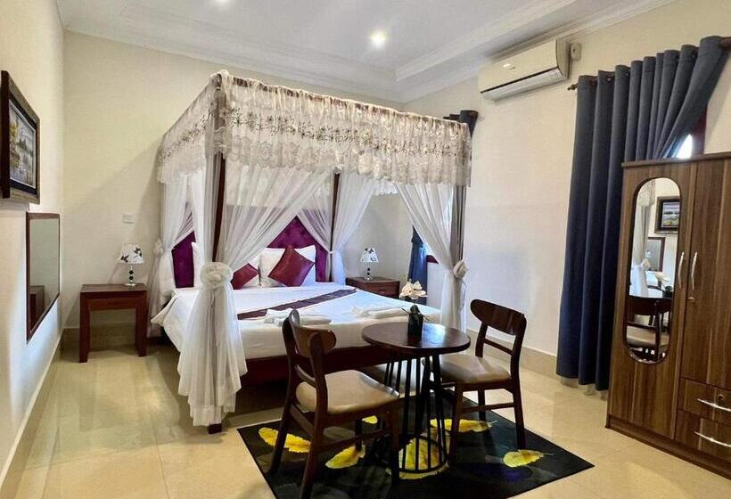 펜션 Red Palace Villa