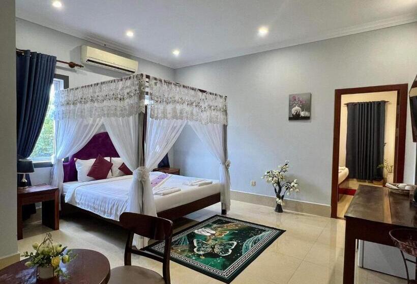 펜션 Red Palace Villa