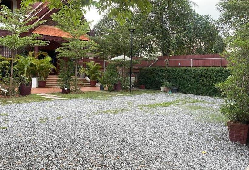 펜션 Red Palace Villa