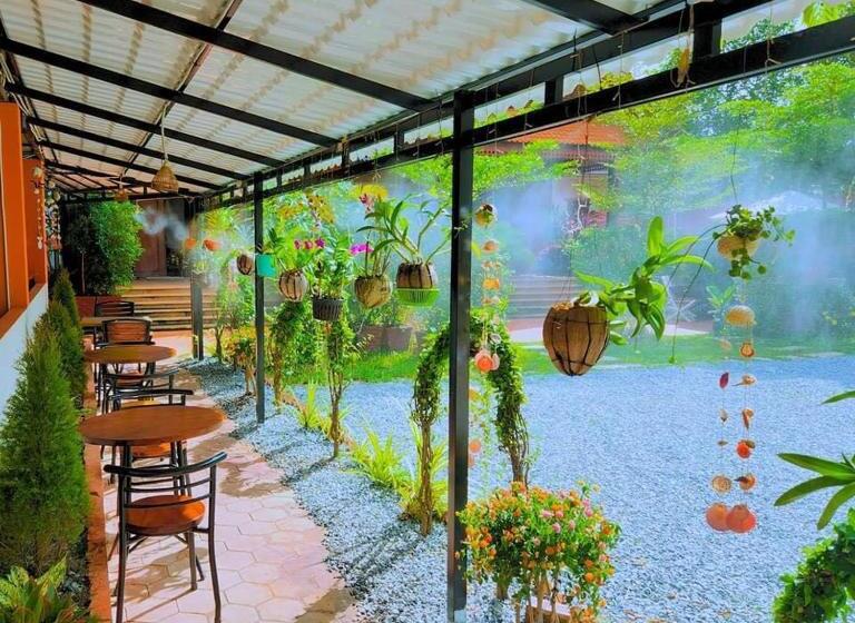 펜션 Red Palace Villa