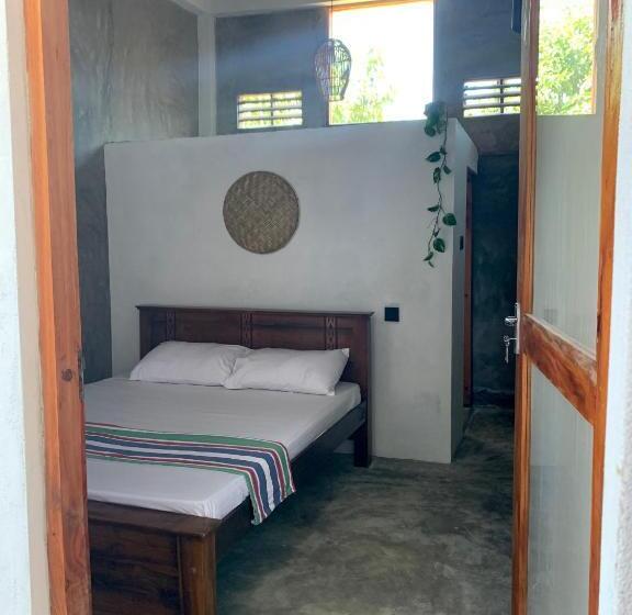 膳宿费 Salty Fish Mirissa