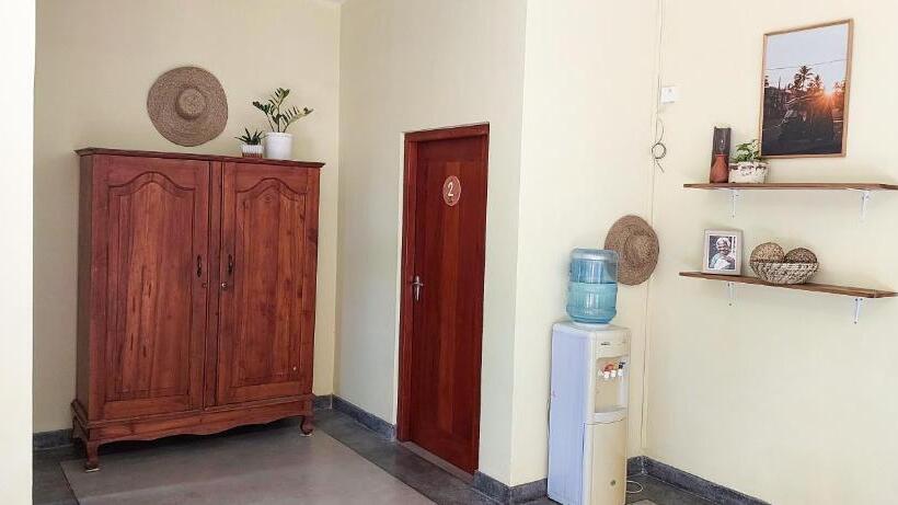 פנסיון The Native Weligama