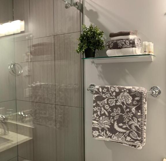 膳宿费 The Sand Box