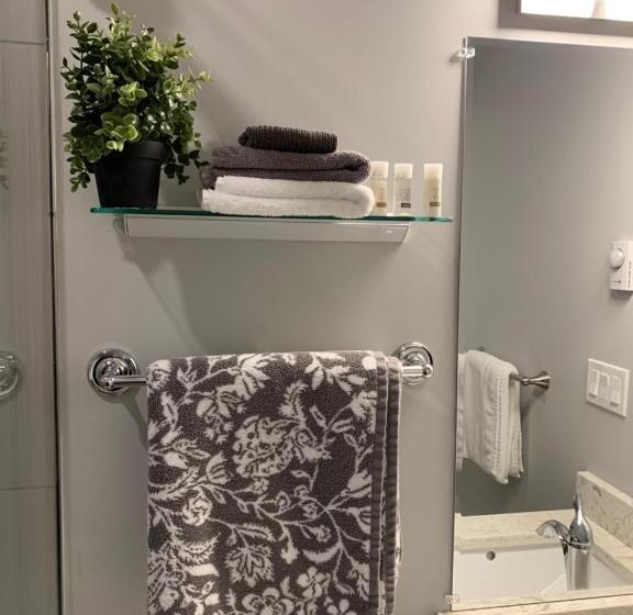 膳宿费 The Sand Box