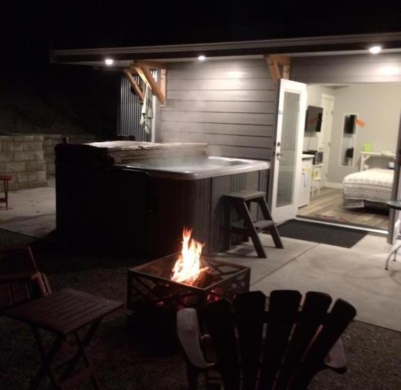 膳宿费 The Sand Box