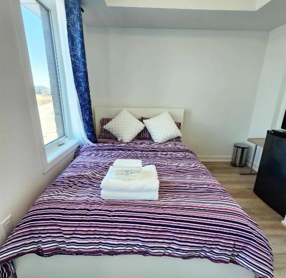 بنسيون Toronto Downtown Midtown North York Newly Built Modern Bright Room