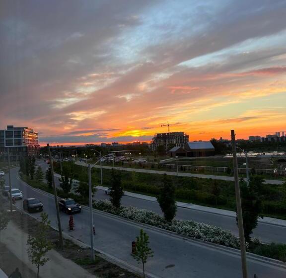 بنسيون Toronto Downtown Midtown North York Newly Built Modern Bright Room