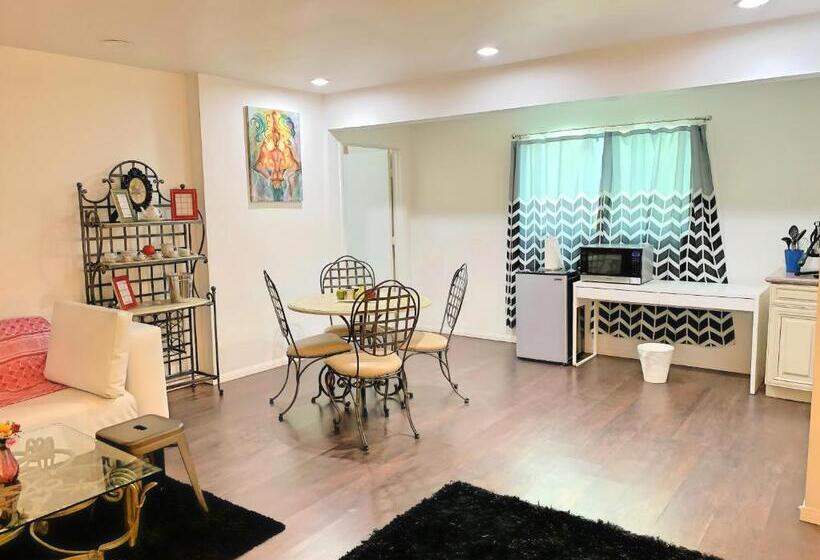 פנסיון Villa De Paris