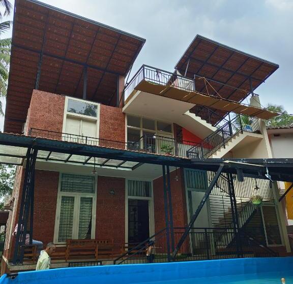 膳宿费 Water Front Family Resort