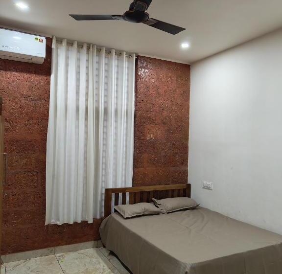 膳宿费 Water Front Family Resort