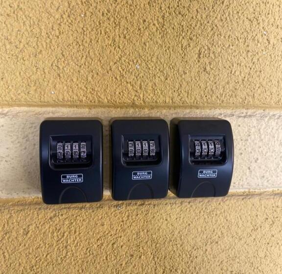 بنسيون Yellow House Guest House