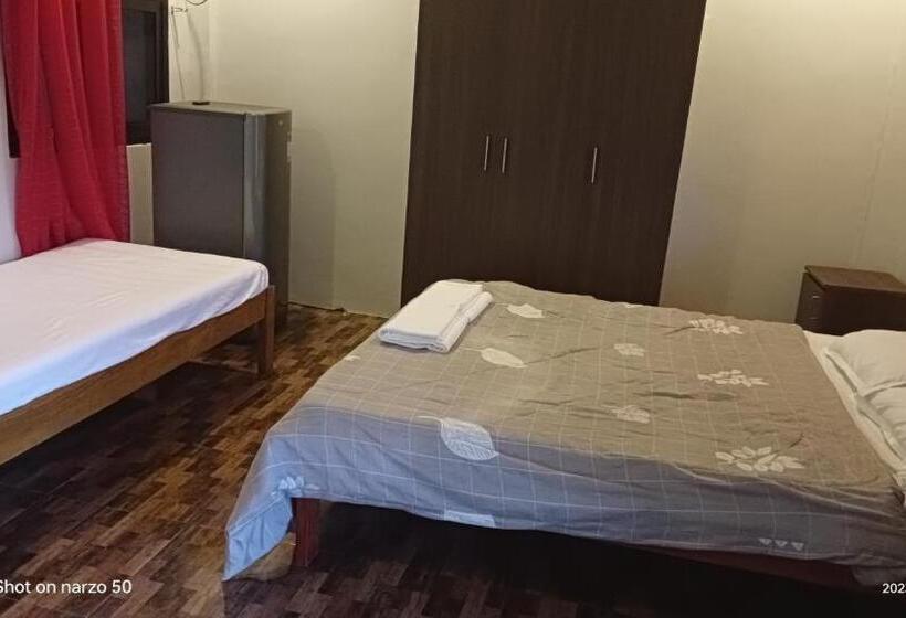 Пансион Yfs Guesthouse With Motorbike