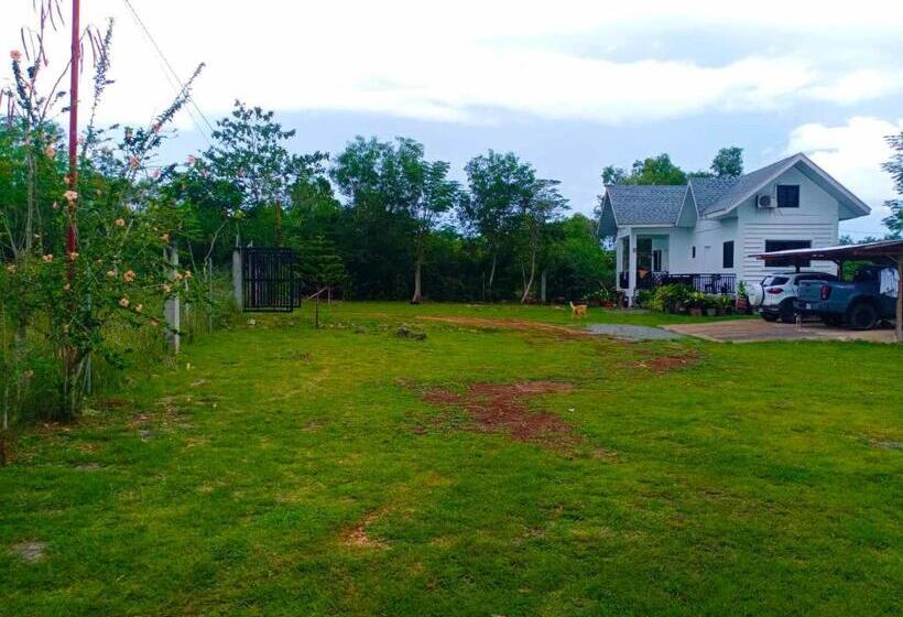 Пансион Yfs Guesthouse With Motorbike