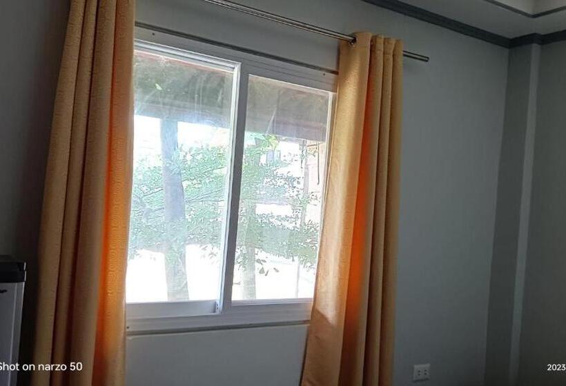 Пансион Yfs Guesthouse With Motorbike