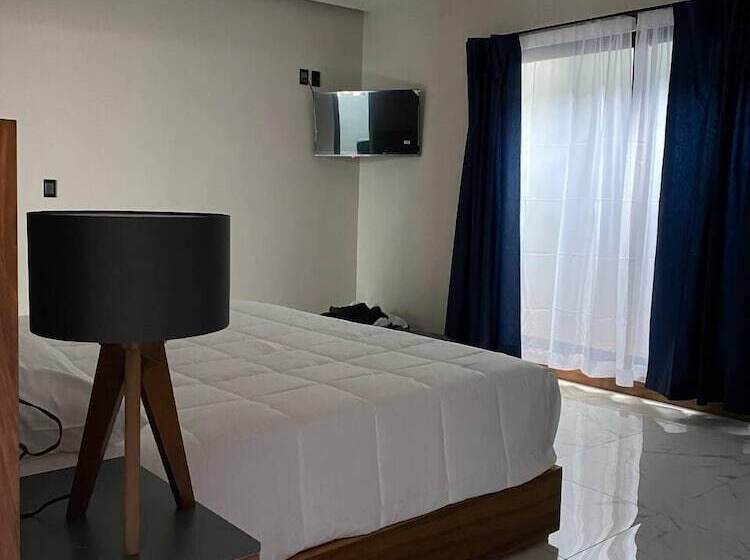 Quieto Hotel Suites