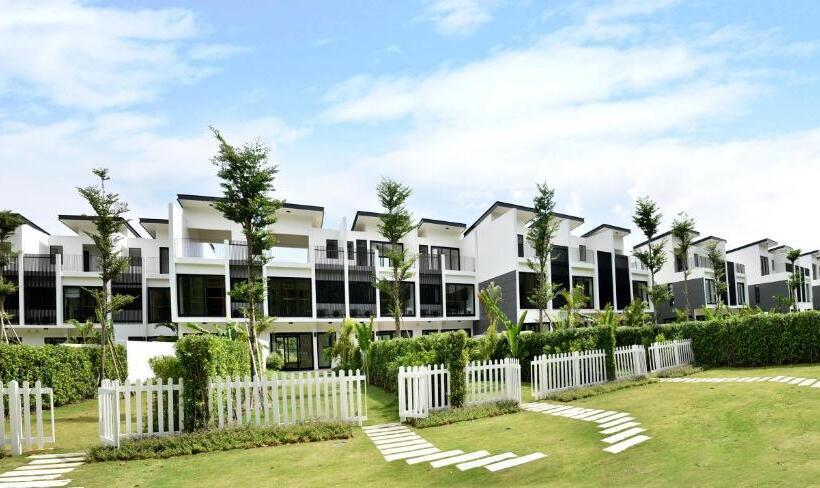 استراحتگاه Laguna Parkside Residences Lăng Cô