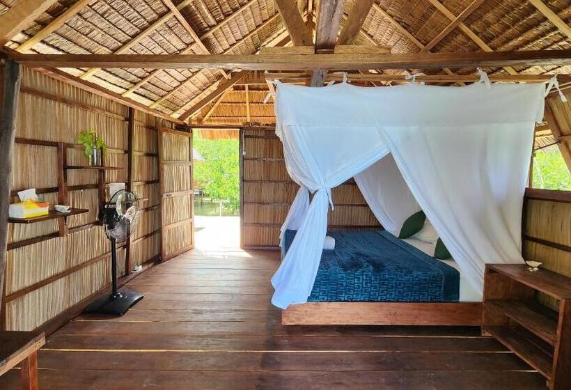 استراحتگاه Mansuar Raja Ampat Bungalows