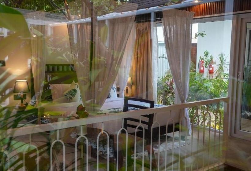 Lomakeskus Swimup   Suites With Private Pool , Vagator