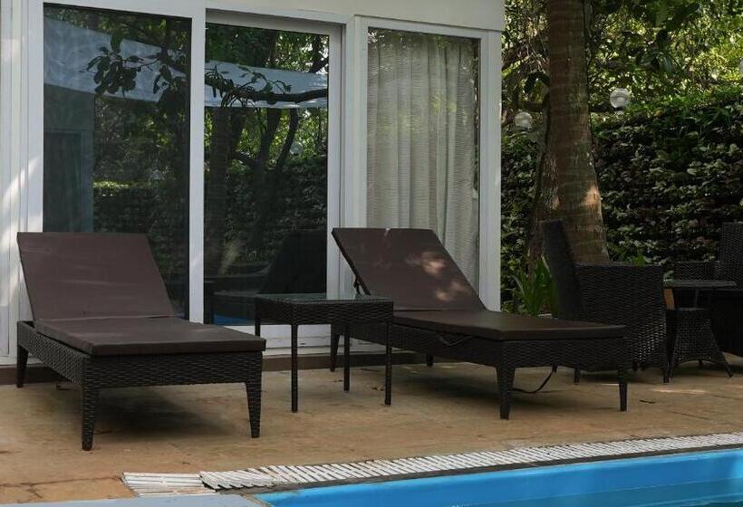 Lomakeskus Swimup   Suites With Private Pool , Vagator