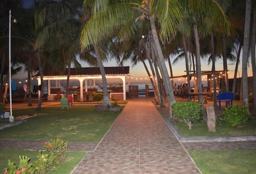 Solid Surf Camp Hostel Nicaragua