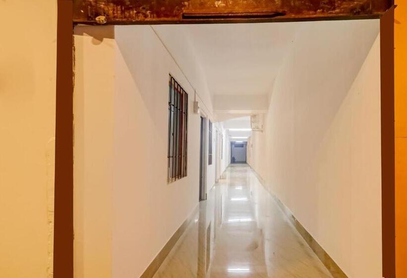 Spot On Hotel Paradise Inn