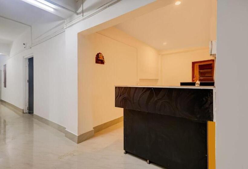 Spot On Hotel Paradise Inn