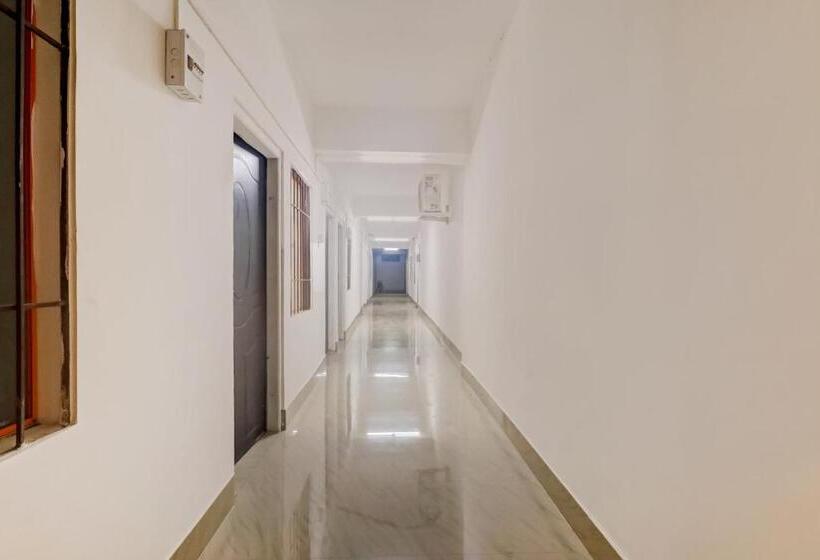 Spot On Hotel Paradise Inn