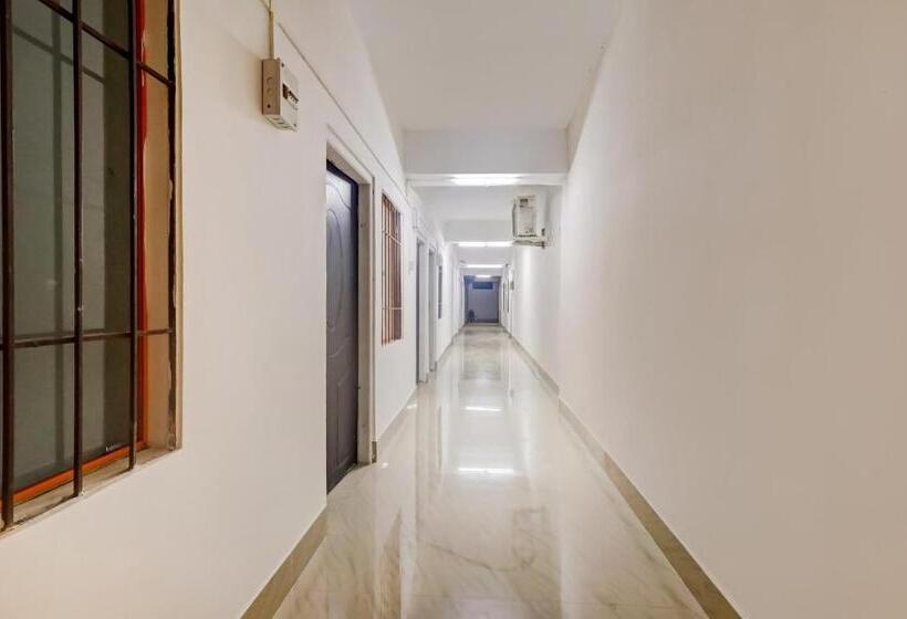 Spot On Hotel Paradise Inn