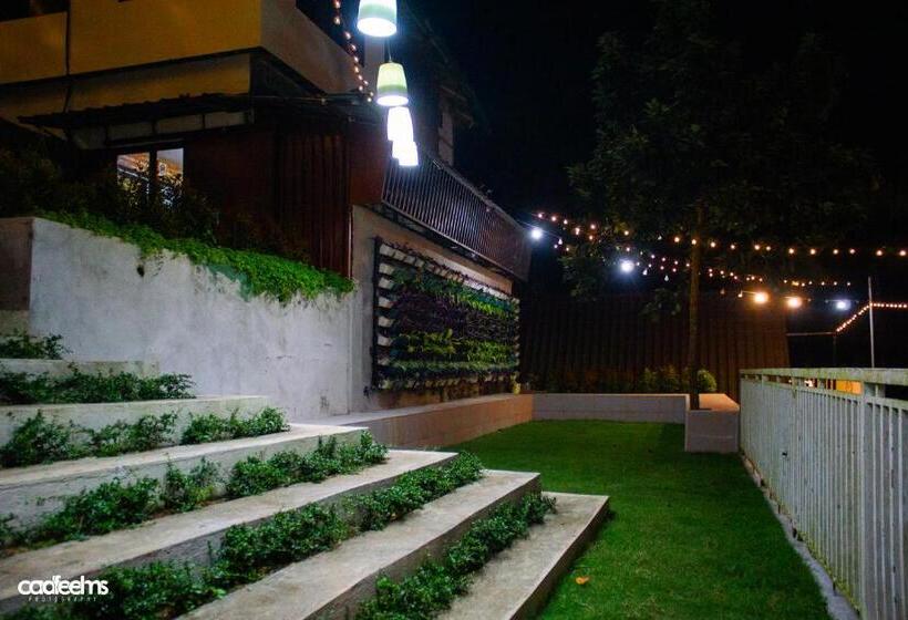 The Family Resthouse And Resort