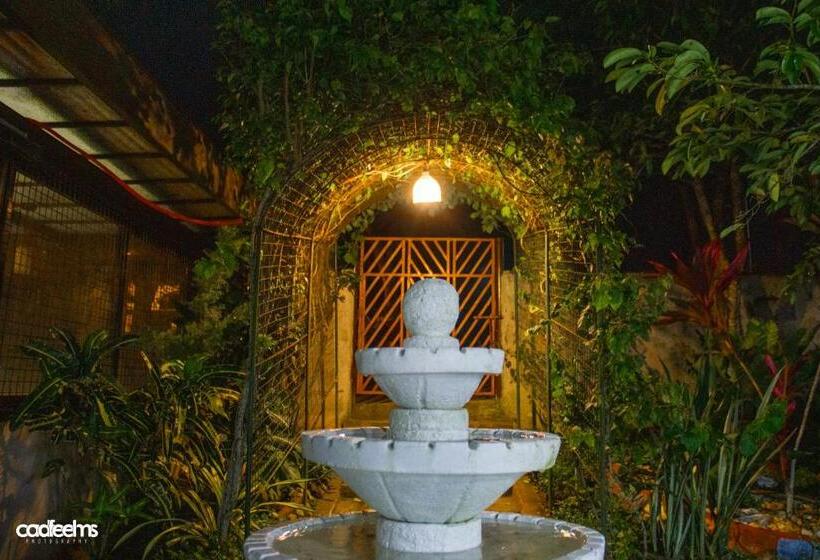 The Family Resthouse And Resort