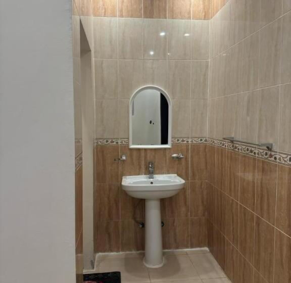 فندق أسس التاج