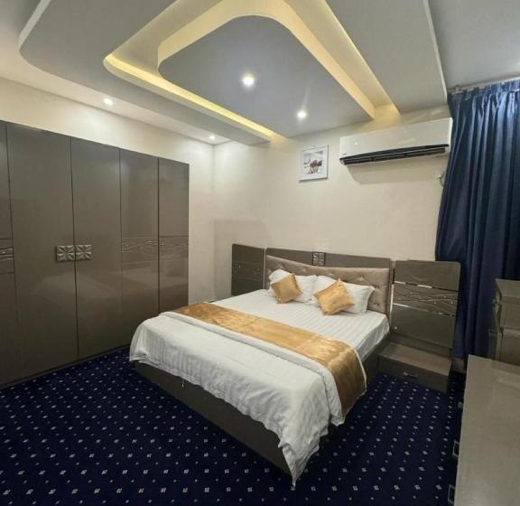 فندق أسس التاج