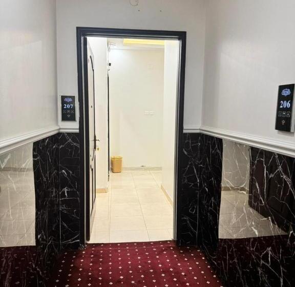 فندق أسس التاج